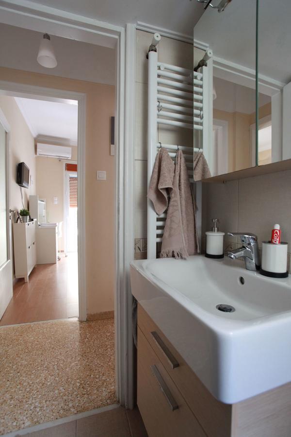 A Skip Away From The Acropolis Museum - 1 Bdrm Apartment Athens Luaran gambar